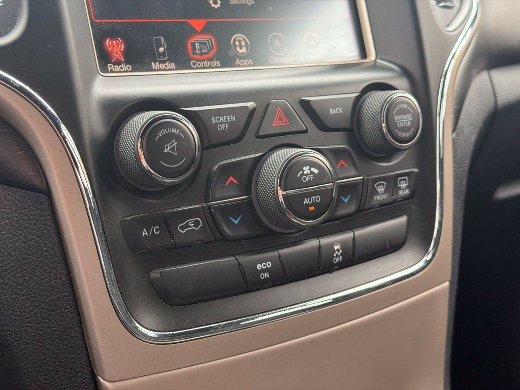 Used 2015 Jeep Grand Cherokee Laredo w/ Quick Order Package 23E AWD/4WD image 29