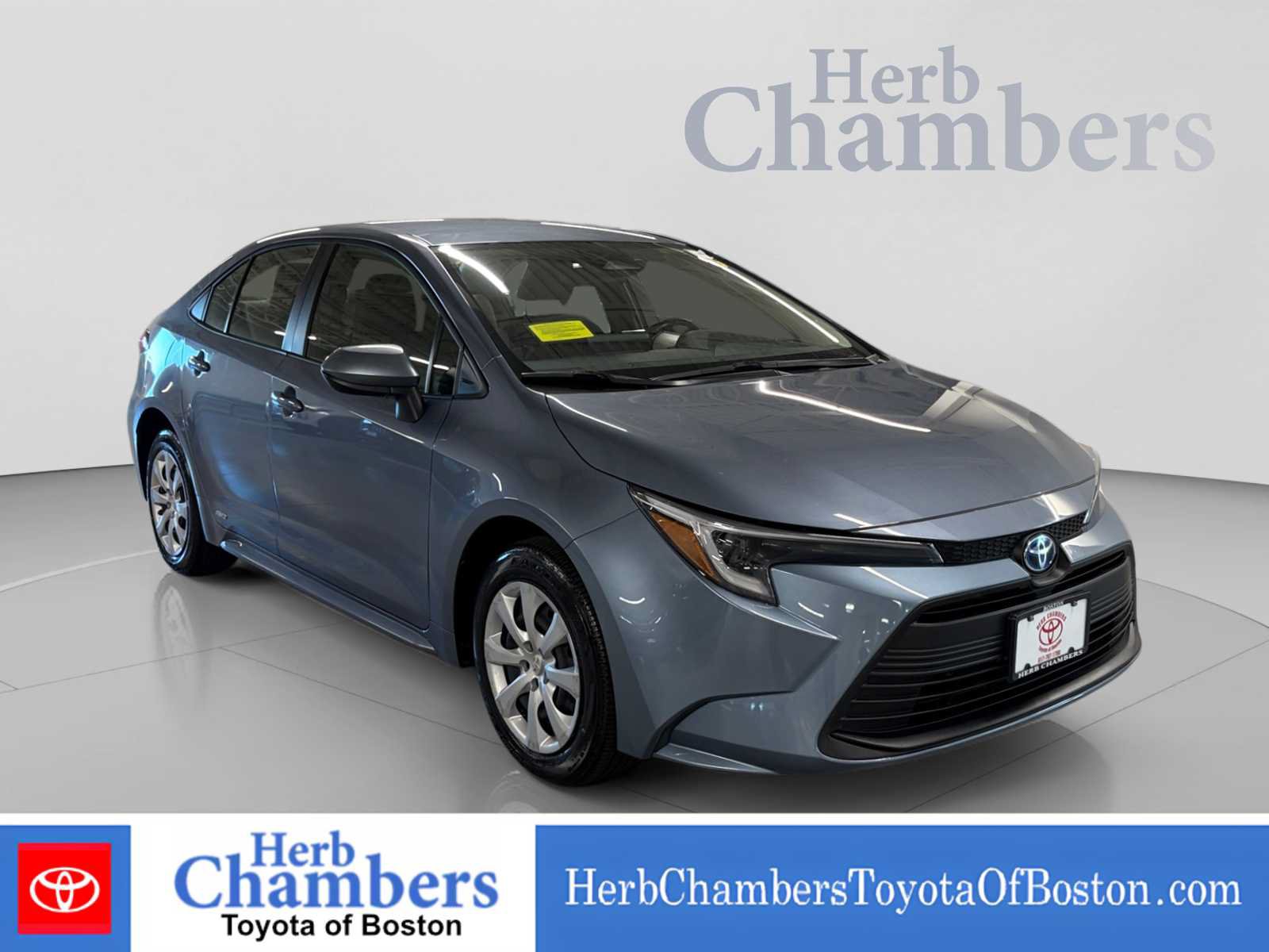 Used 2025 Toyota Corolla LE AWD/4WD image 1