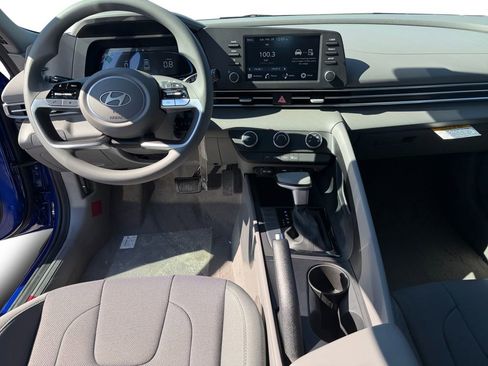 New 2026 Hyundai Elantra SE FWD image 10
