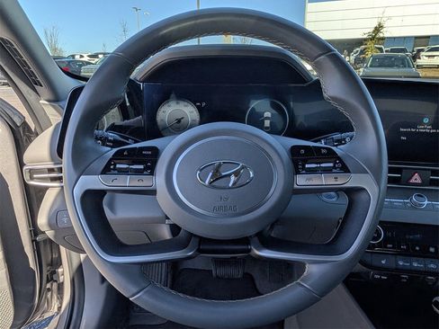 Certified 2023 Hyundai Elantra SEL w/ Convenience Package image 9