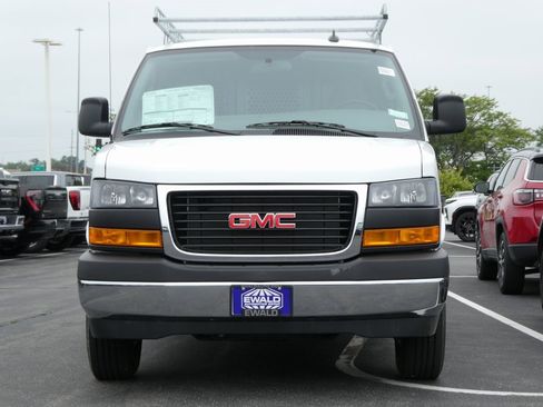 New 2025 GMC Savana 3500 w/ Driver Convenience Package image 19