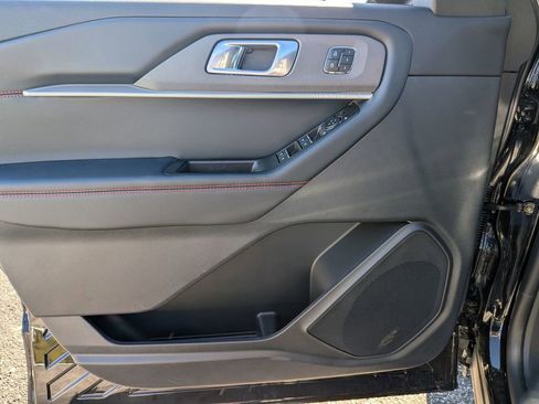 Used 2025 Ford Explorer ST-Line w/ Premium Package image 13