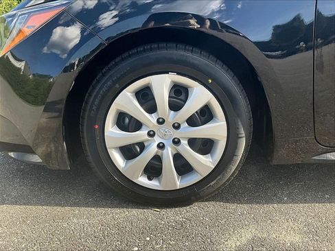 Used 2024 Toyota Corolla LE FWD image 7