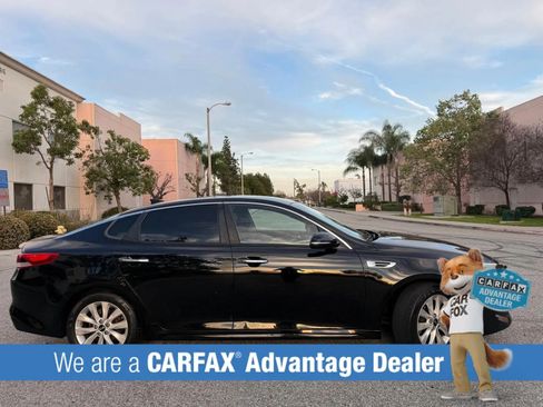Used 2018 Kia Optima LX w/ 17" Alloy Wheels Package FWD image 2