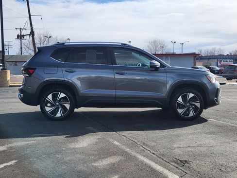 Certified 2025 Volkswagen Taos SE image 6