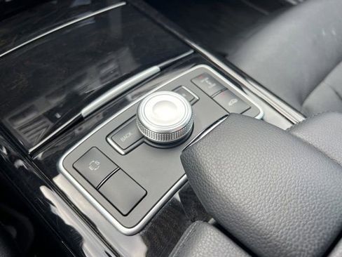 Used 2011 Mercedes-Benz E 550 Sedan image 26