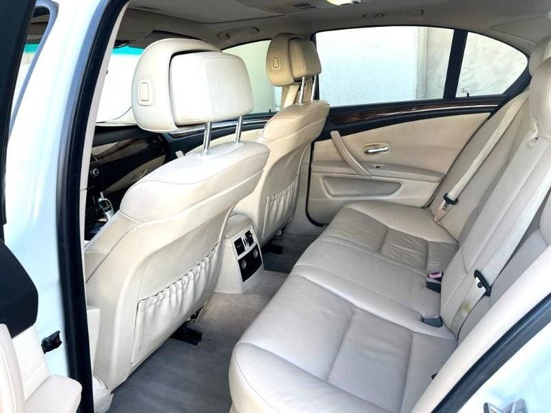 Used 2010 BMW 528i Sedan RWD image 24