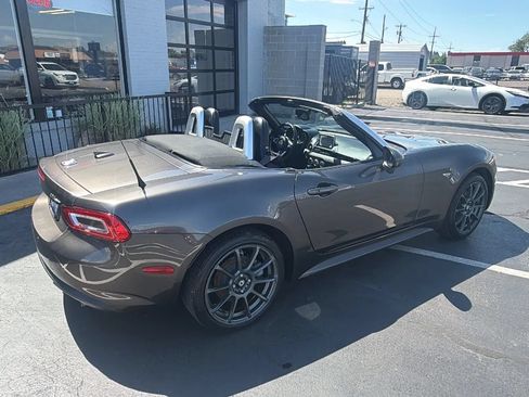 Used 2017 FIAT 124 Spider Lusso RWD image 11