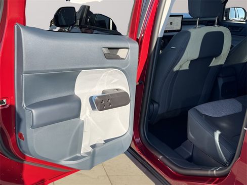 New 2025 Ford Maverick XLT image 31