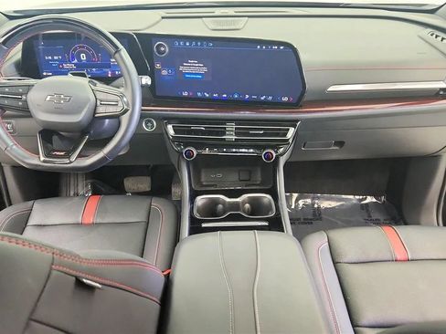 Used 2024 Chevrolet Traverse RS FWD image 36