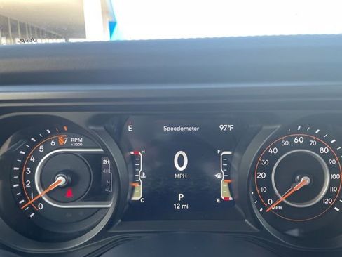 New 2025 Jeep Gladiator Sport image 12