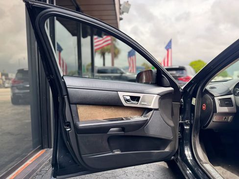 Used 2009 Jaguar XF Premium image 30