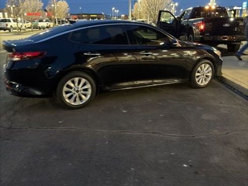 Used 2018 Kia Optima S w/ Panoramic Sunroof Package image 12