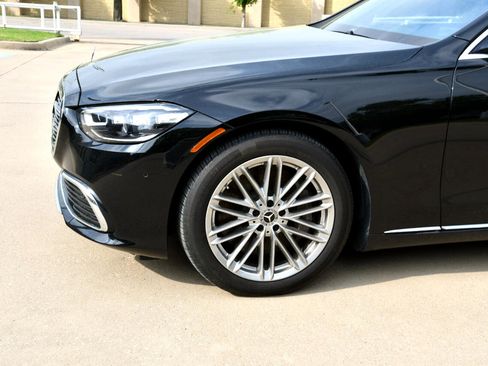 Used 2022 Mercedes-Benz S 580 4MATIC Sedan image 5