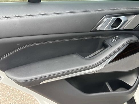 Certified 2025 BMW X5 xDrive50e image 11