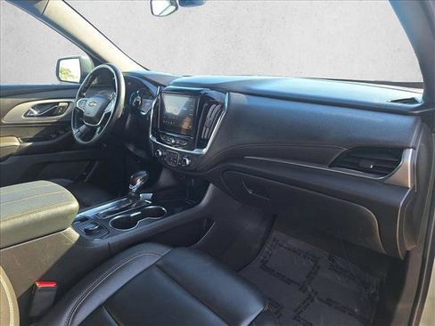 Used 2023 Chevrolet Traverse LT image 20