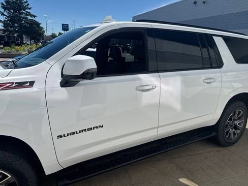 Used 2023 Chevrolet Suburban Z71 w/ Luxury Package AWD/4WD image 1