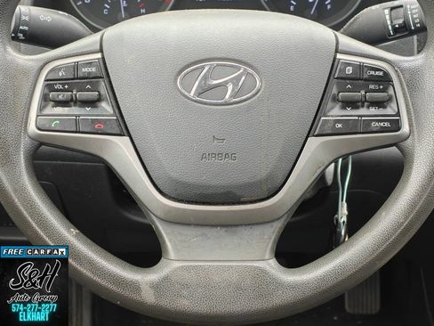 Used 2018 Hyundai Elantra SEL FWD image 5