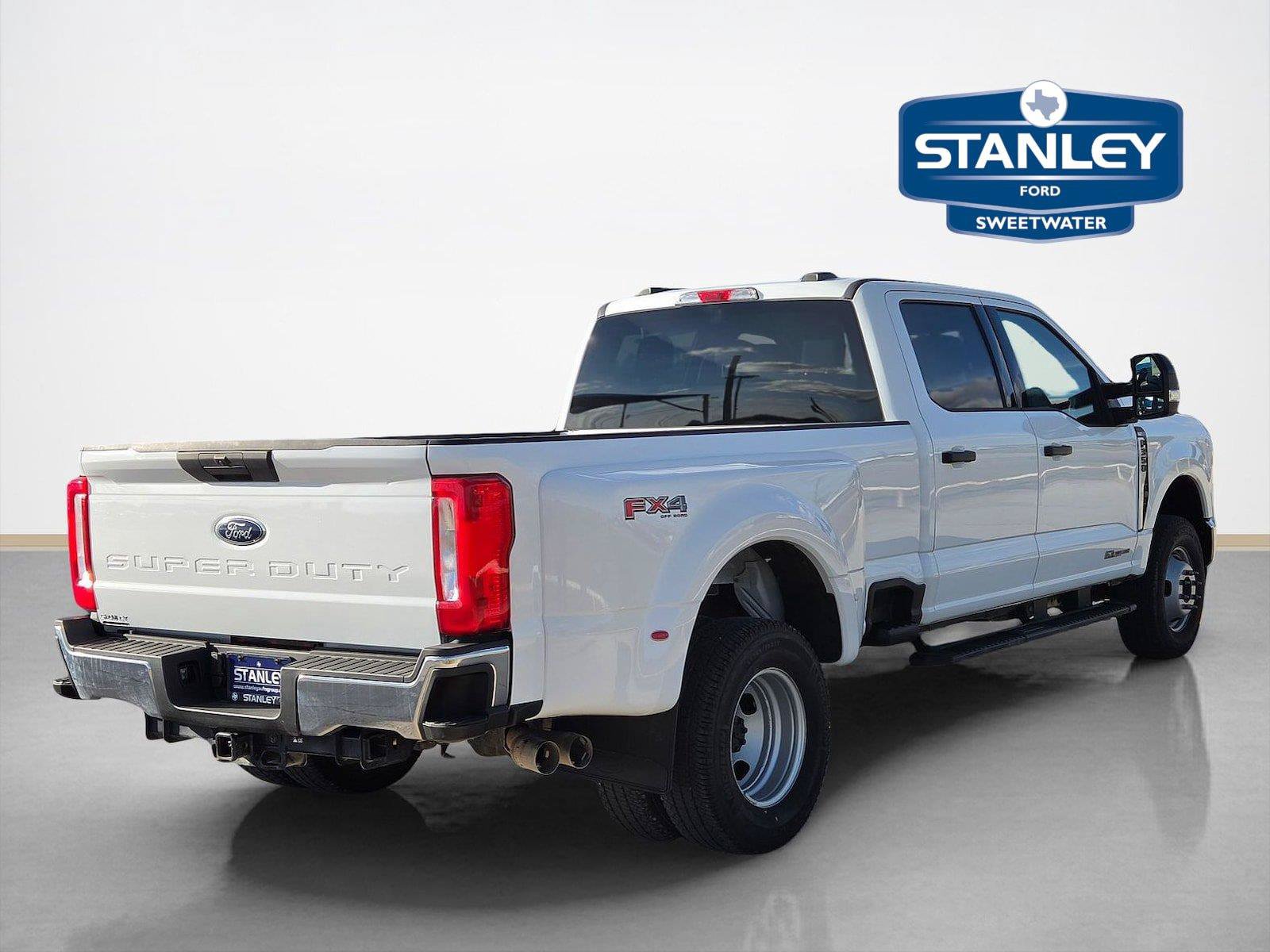 Used 2025 Ford F350 XLT w/ FX4 Off-Road Package AWD/4WD image 8