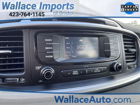 Used 2018 Kia Sorento LX image 12