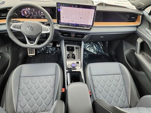 New 2026 Volkswagen Tiguan SEL R-Line AWD/4WD image 15