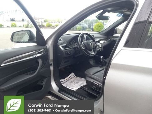 Used 2018 BMW X1 xDrive28i AWD/4WD image 9