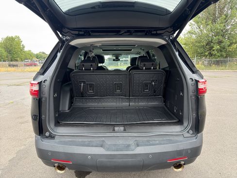 Used 2021 Chevrolet Traverse RS w/ LPO, Floor Liner Package AWD/4WD image 10