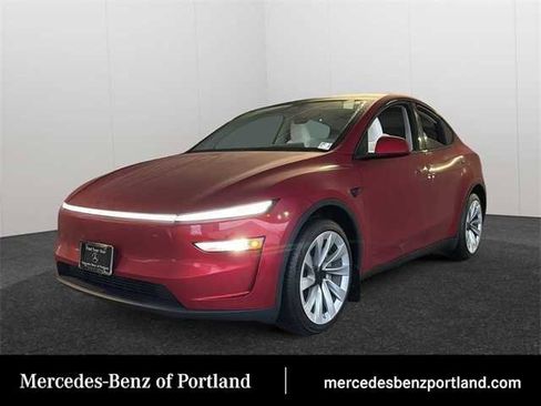 Used 2026 Tesla Model Y AWD image 1