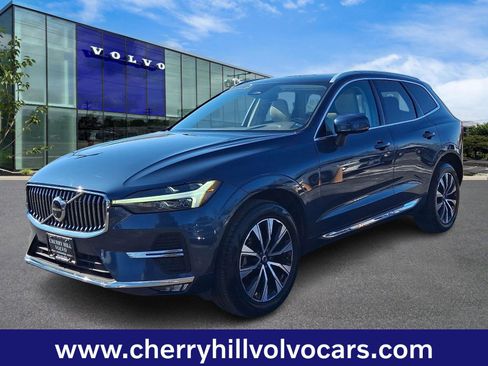 Certified 2023 Volvo XC60 B5 Plus w/ Climate Package image 3