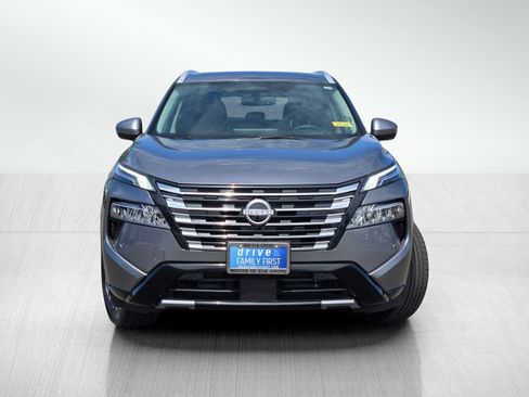 Used 2026 Nissan Rogue Platinum w/ Tech Package AWD/4WD image 2