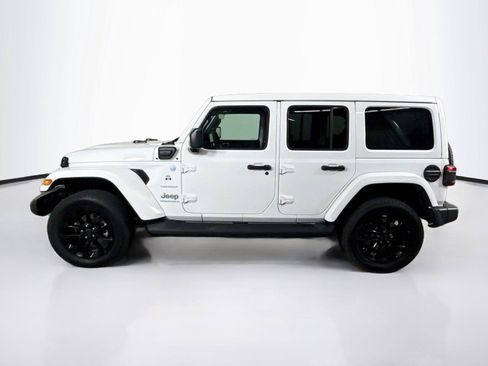 Used 2024 Jeep Wrangler Unlimited Sahara w/ Technology Group AWD/4WD image 2