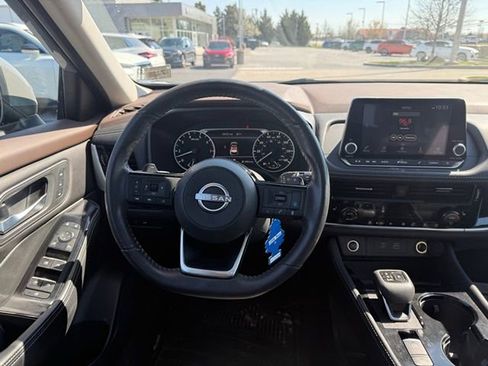 Used 2023 Nissan Rogue SL image 6