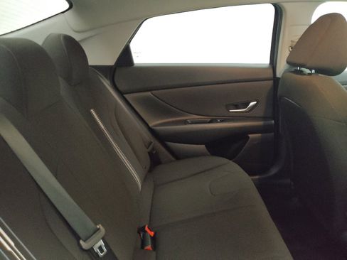 Used 2023 Hyundai Elantra SEL w/ Convenience Package FWD image 19