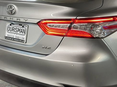 Used 2018 Toyota Camry XLE image 7