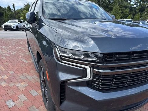 Used 2021 Chevrolet Suburban RST w/ Luxury Package RWD image 19