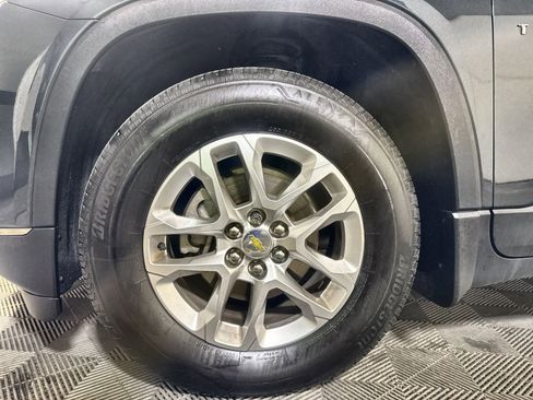 Used 2019 Chevrolet Traverse LT FWD image 12