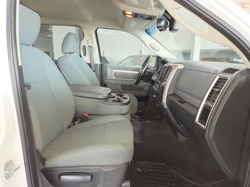 Used 2017 RAM 1500 Classic SLT w/ SLT Plus D←cor Group AWD/4WD image 31