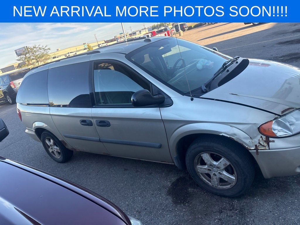 Used 2005 Dodge Grand Caravan SE w/ Popular Equipment Group I FWD image 2