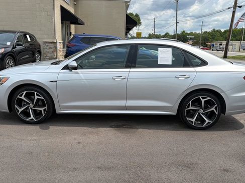 Used 2020 Volkswagen Passat 2.0T R-Line FWD image 2