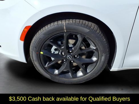 New 2026 Chrysler Pacifica Select w/ S Appearance Package FWD image 12