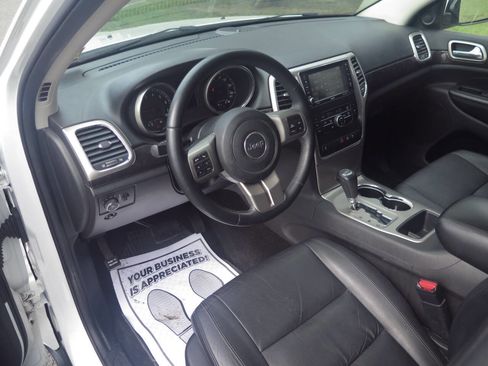 Used 2013 Jeep Grand Cherokee Laredo AWD/4WD image 7