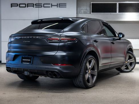 Used 2023 Porsche Cayenne Platinum Edition w/ Towing Package w/o Tow Ball AWD/4WD image 8