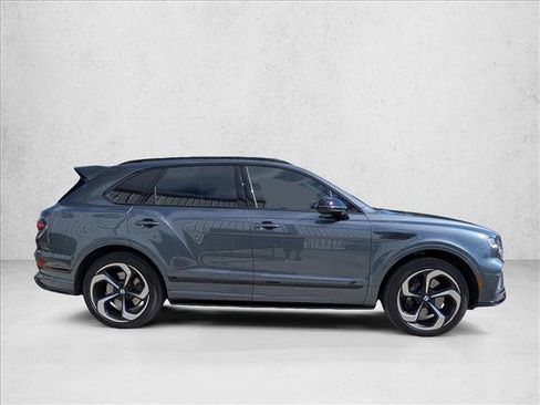 Used 2022 Bentley Bentayga image 4