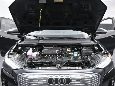 Used 2022 Audi Q4 e-tron Premium Plus w/ Premium Plus AWD/4WD image 44