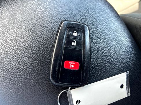 Used 2022 Toyota RAV4 XLE image 22