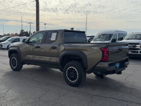 Used 2024 Toyota Tacoma 4x4 Double Cab image 33