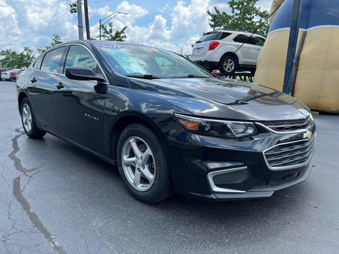 Used 2017 Chevrolet Malibu LS w/ LPO, Convenience Package 2 FWD image 7