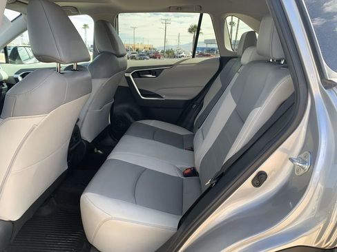 Used 2021 Toyota RAV4 XLE Premium image 24