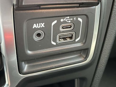 Used 2020 Jeep Gladiator Sport w/ Quick Order Package 24S image 21