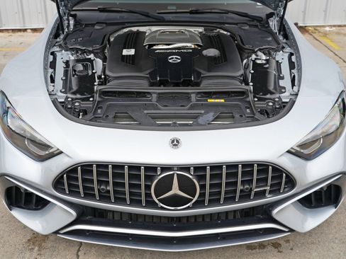 Used 2022 Mercedes-Benz SL 55 AMG 4MATIC w/ Driver Assistance Package image 8